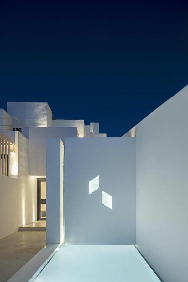 Cubic Mykonos Seafront Design Suites أورنوس المظهر الخارجي الصورة